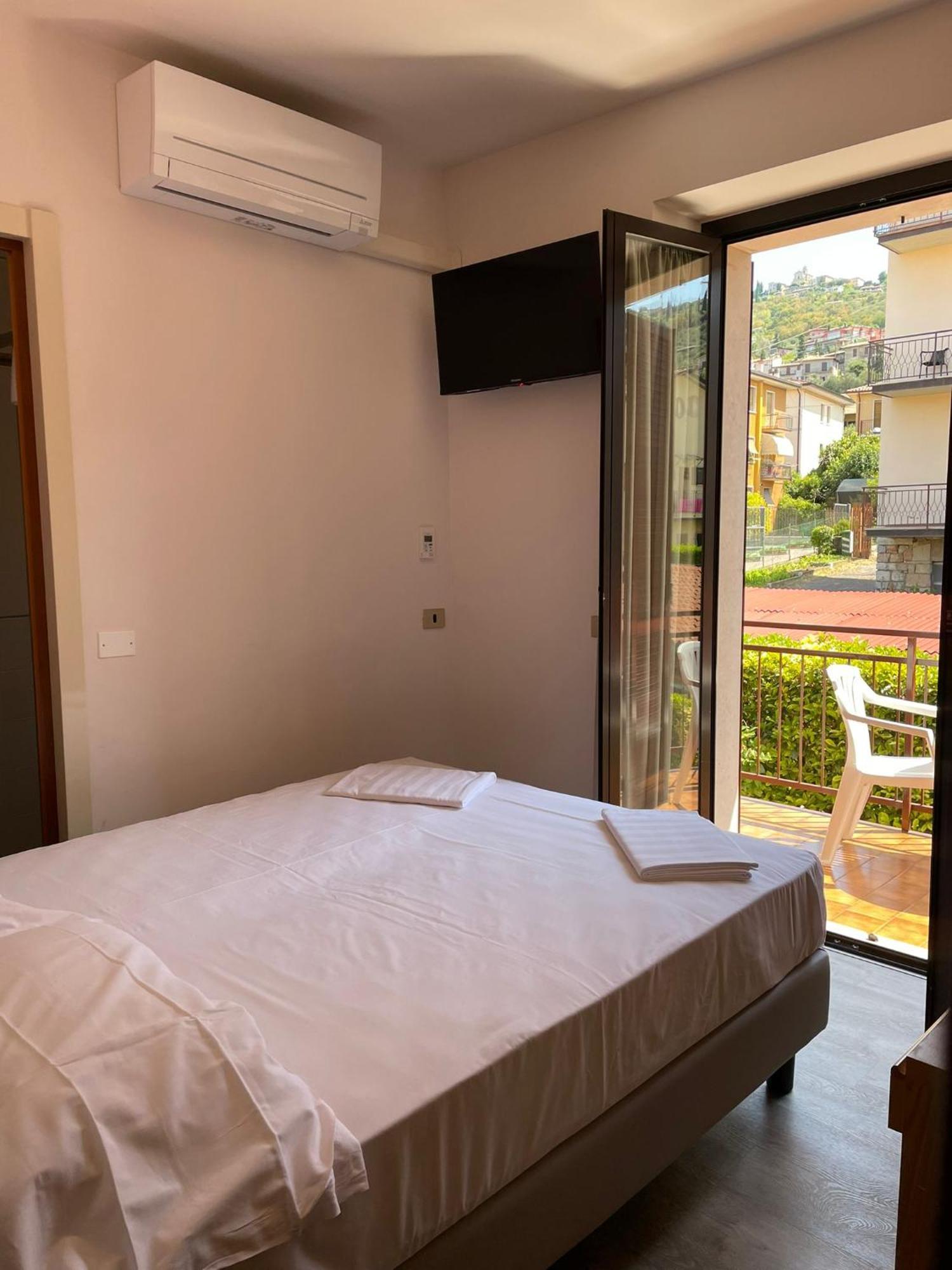 Garni Onda Hotel Torri Del Benaco Kamer foto