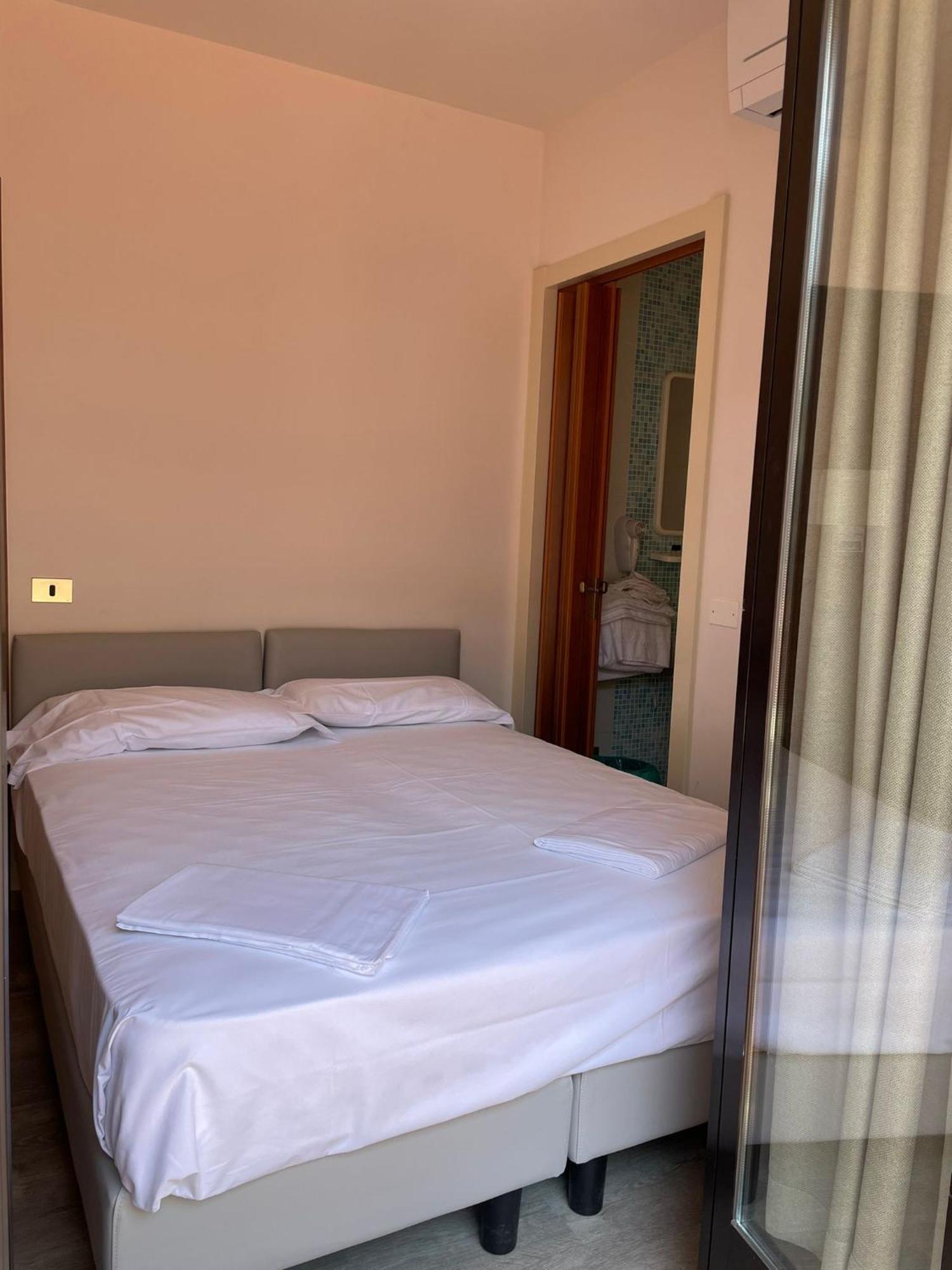 Garni Onda Hotel Torri Del Benaco Kamer foto