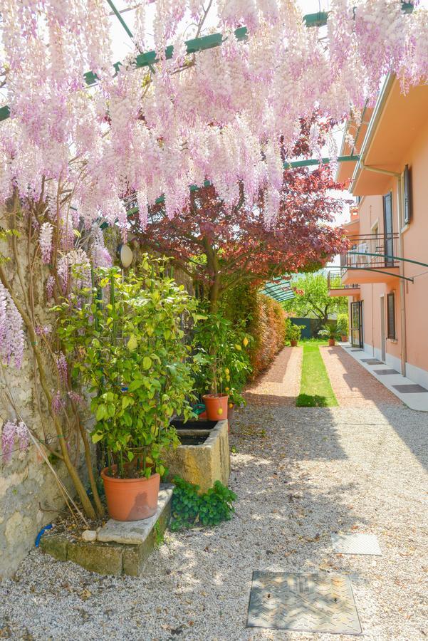 Garni Onda Hotel Torri Del Benaco Buitenkant foto